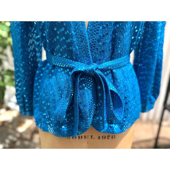VTG 1980s St. John Sky Blu Round Metallic Paillettes Belted LS Wrap Sweater SZ M - Picture 5 of 13
